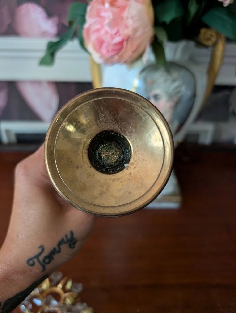 Vintage solid brass Hollywood Regency design candle holder w/ prism addition 10